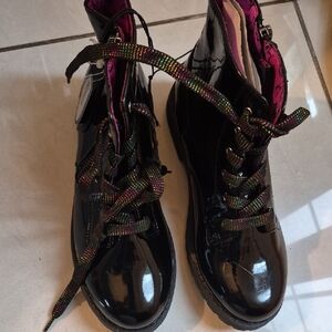 Kids Black Patent Lace-Up Boots with Iridescent Laces